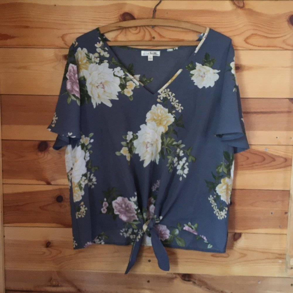 Nine Britton: Arella Tie Front Blouse